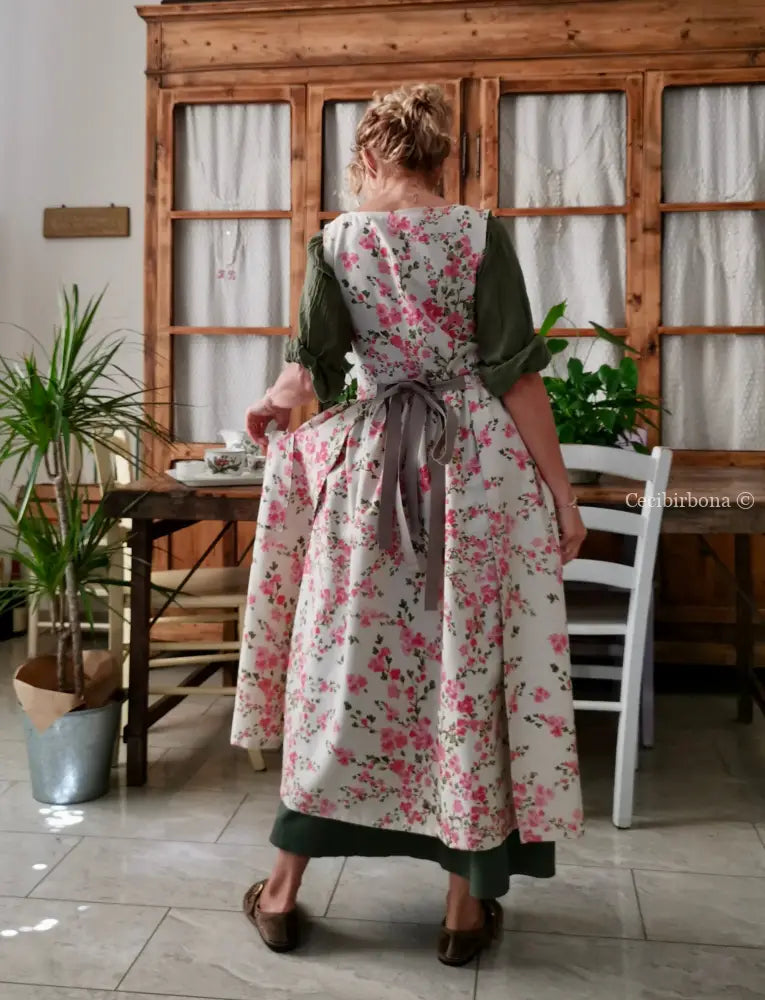Il grembiule della primavera con lacci di gros grain (Ref. 404) grembiule donna tessuti moderni