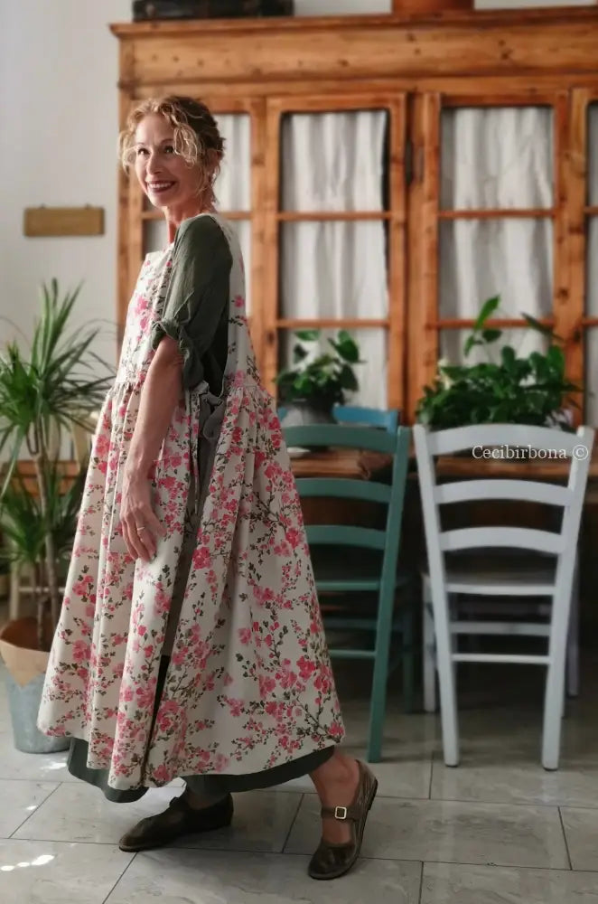 Il grembiule della primavera con lacci di gros grain (Ref. 404) grembiule donna tessuti moderni