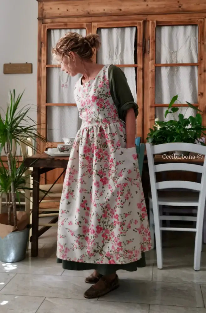 Il grembiule della primavera con lacci di gros grain (Ref. 404) grembiule donna tessuti moderni