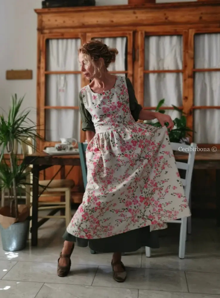 Il grembiule della primavera con lacci di gros grain (Ref. 404) grembiule donna tessuti moderni