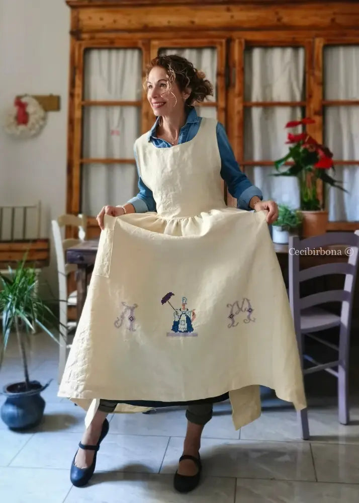 Il grembiule in lino con la dama con l’ombrellino (Ref. 477) grembiule donna tessuti antichi