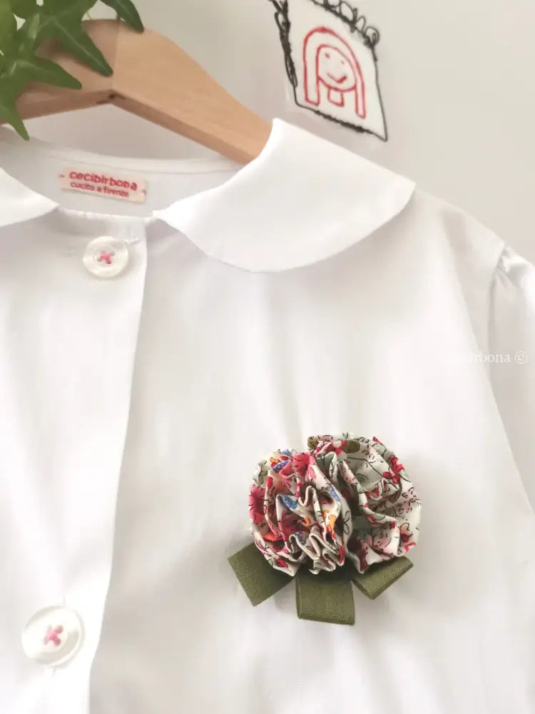 Il grembiulino bianco Flora - grembiule in cotone bianco per scuola primaria con colletto tondo grembiule scuola bimba