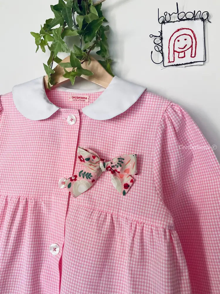 Il grembiulino con i coniglietti birichini - Grembiule a quadrettini rosa per asilo con fantasia coniglietti grembiule