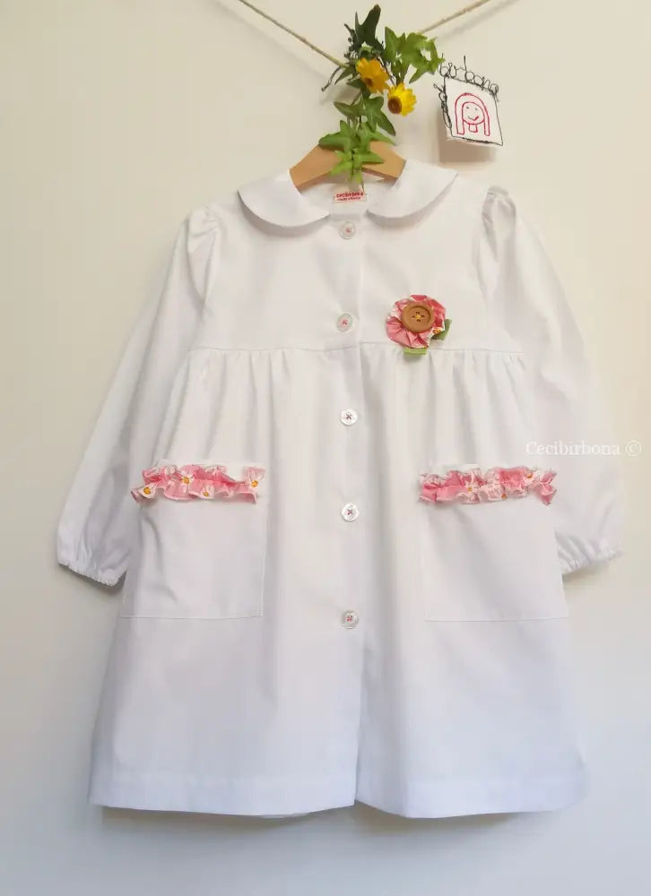 Il grembiulino con le margherite - Grembiule bianco per asilo con tasche a fiorellini grembiule asilo bimba