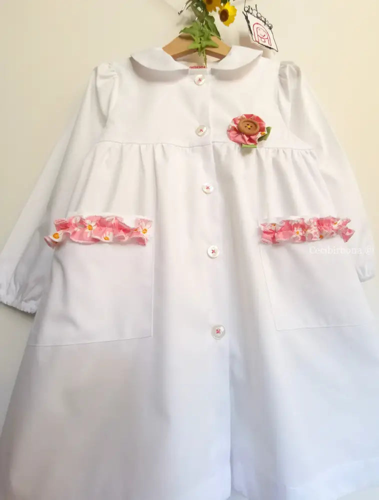 Il grembiulino con le margherite - Grembiule bianco per asilo con tasche a fiorellini grembiule asilo bimba
