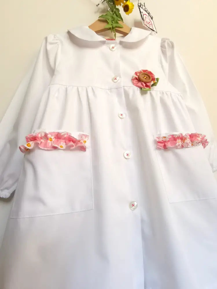 Il grembiulino con le margherite - Grembiule bianco per asilo con tasche a fiorellini grembiule asilo bimba