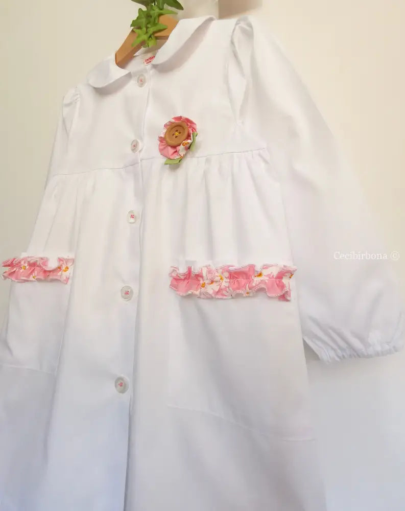 Il grembiulino con le margherite - Grembiule bianco per asilo con tasche a fiorellini grembiule asilo bimba