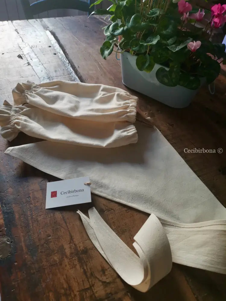 Manichette e foulard in tessuto di ghinea accessori cucina