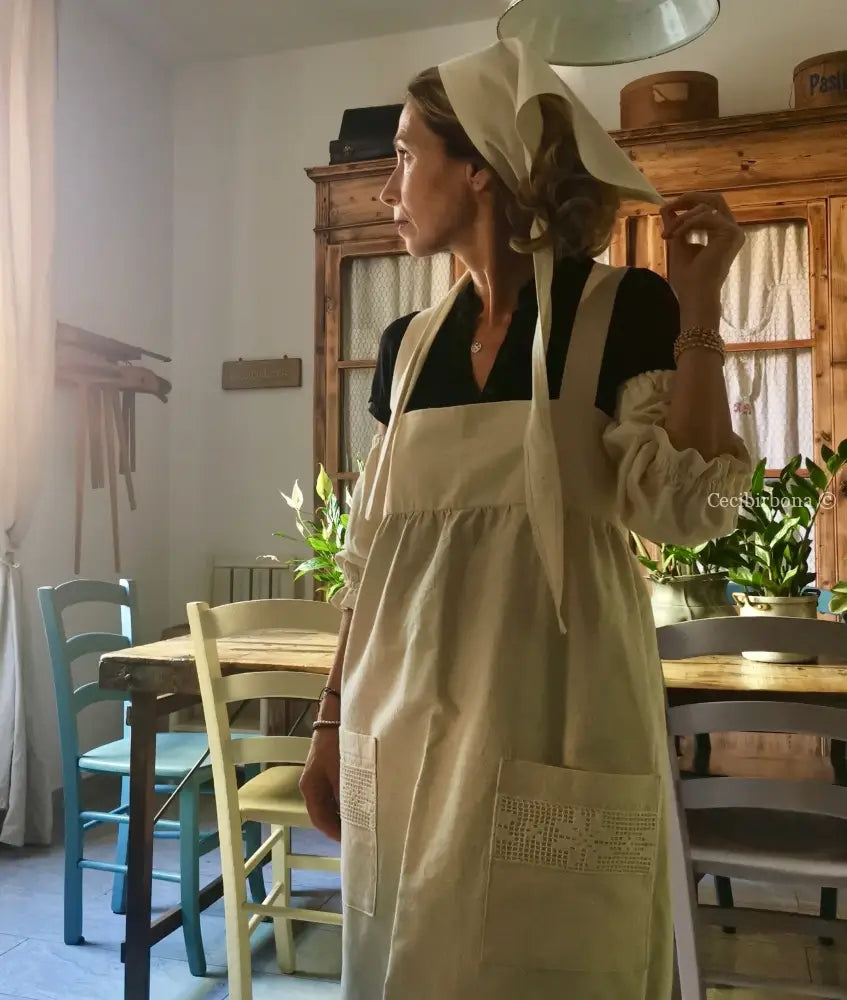 Manichette e foulard in tessuto di ghinea accessori cucina