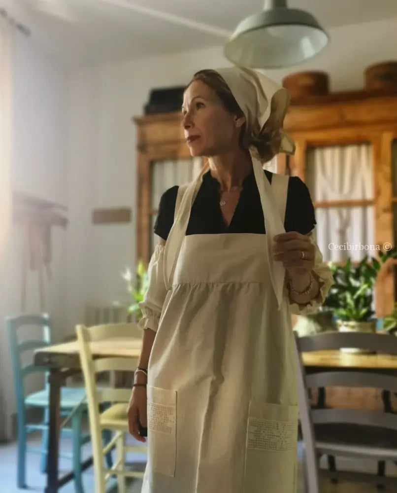 Manichette e foulard in tessuto di ghinea accessori cucina