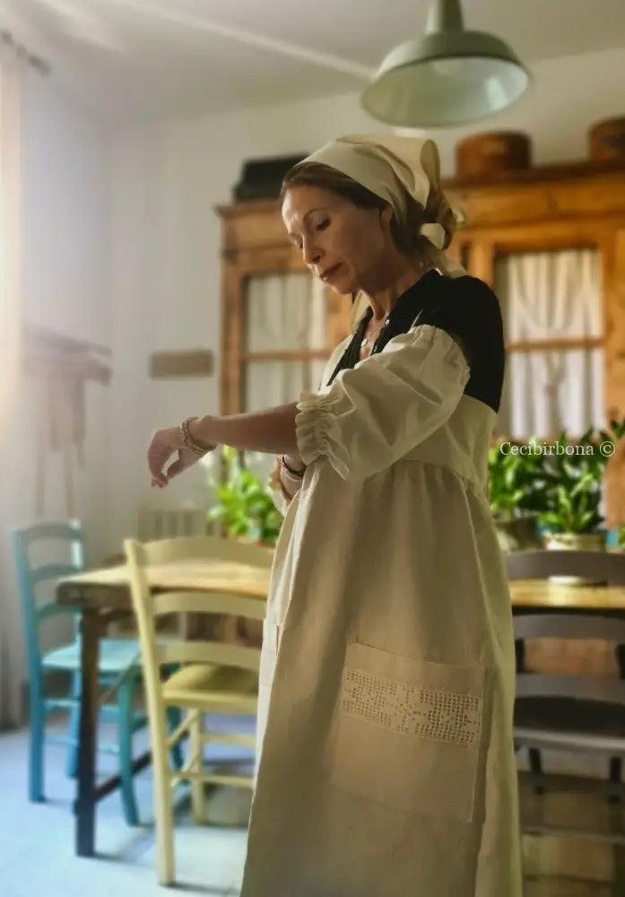 Manichette e foulard in tessuto di ghinea accessori cucina