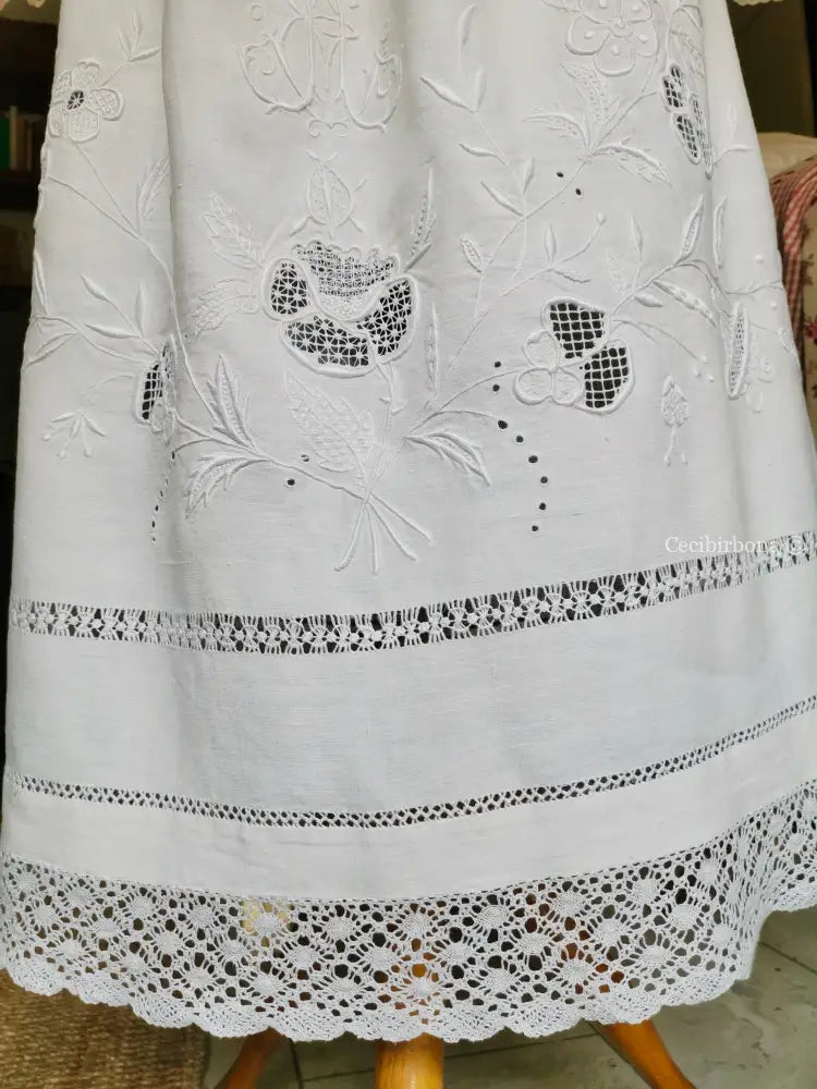 Mezzo grembiule in lino ricamato con monogramma e fascia rosa (Ref. 172) grembiule donna in tessuto antico