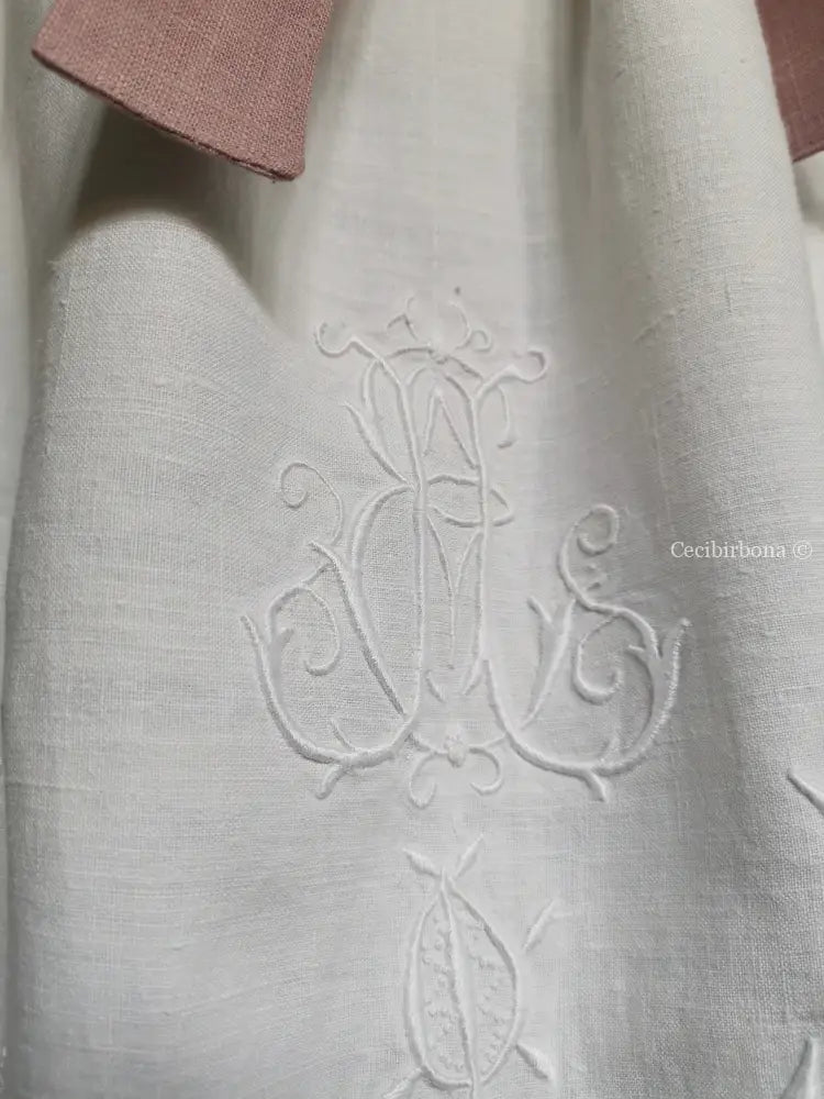 Mezzo grembiule in lino ricamato con monogramma e fascia rosa (Ref. 172) grembiule donna in tessuto antico