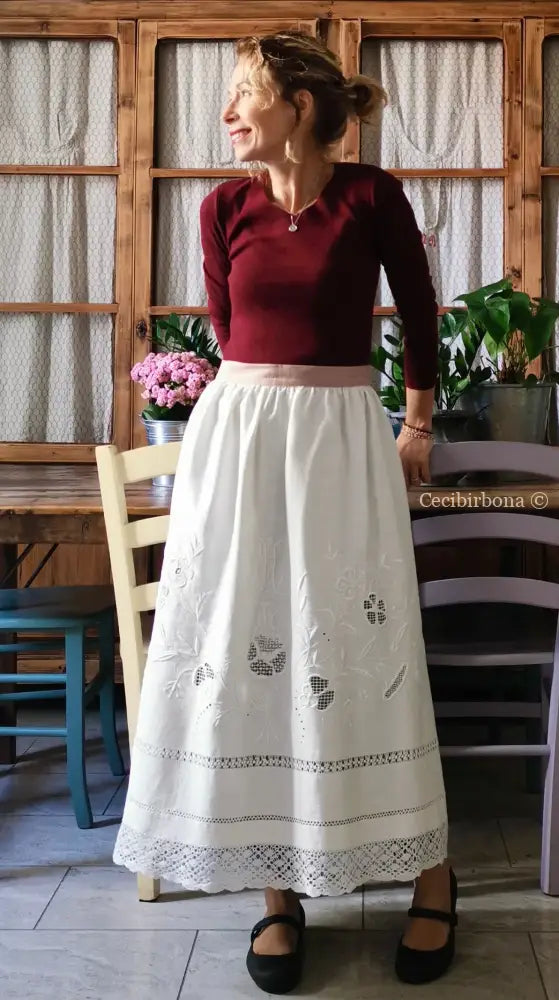 Mezzo grembiule in lino ricamato con monogramma e fascia rosa (Ref. 172) grembiule donna in tessuto antico