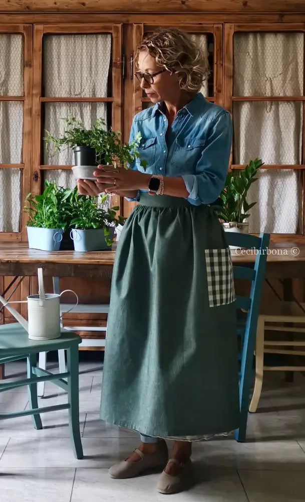 Mezzo grembiule verde con tasche a quadri (Ref. 326) grembiule donna tessuti moderni