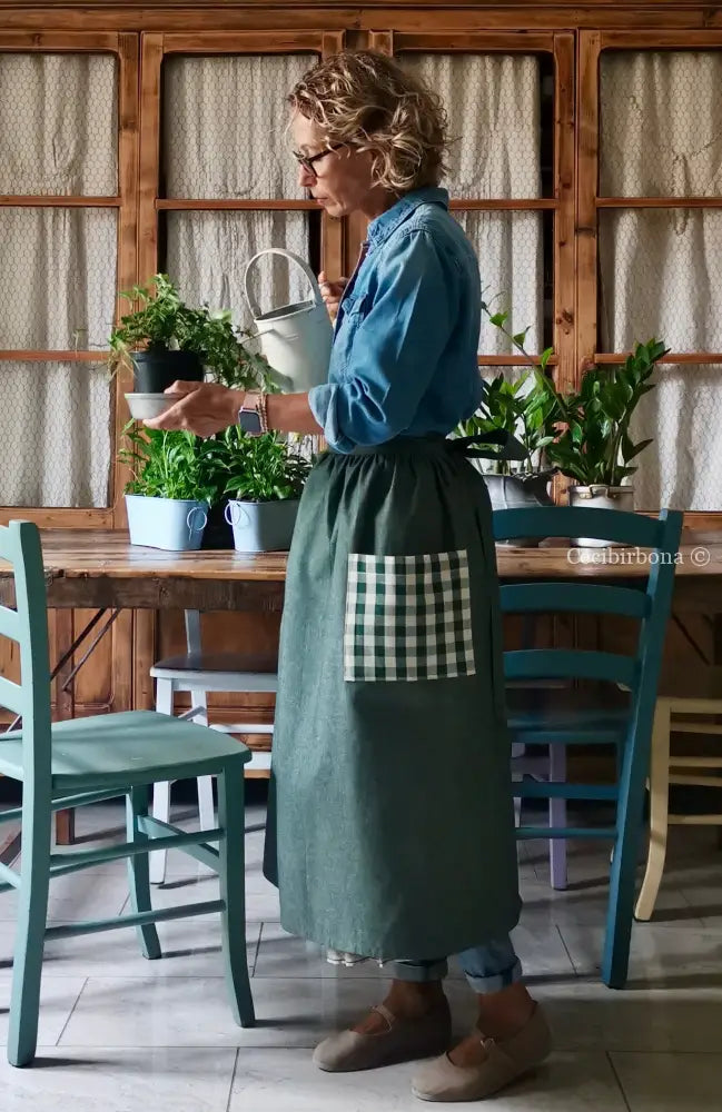 Mezzo grembiule verde con tasche a quadri (Ref. 326) grembiule donna tessuti moderni
