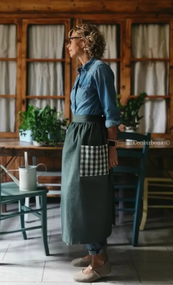 Mezzo grembiule verde con tasche a quadri (Ref. 326) grembiule donna tessuti moderni