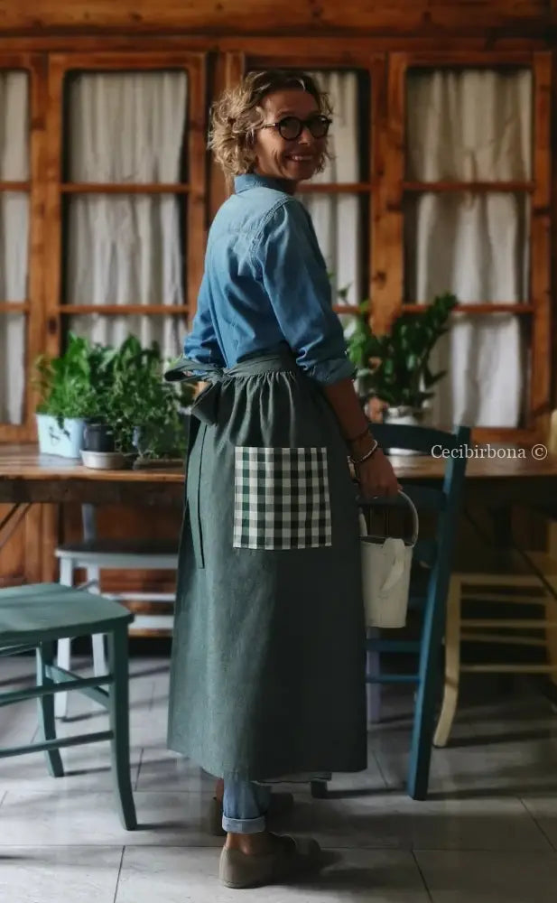 Mezzo grembiule verde con tasche a quadri (Ref. 326) grembiule donna tessuti moderni