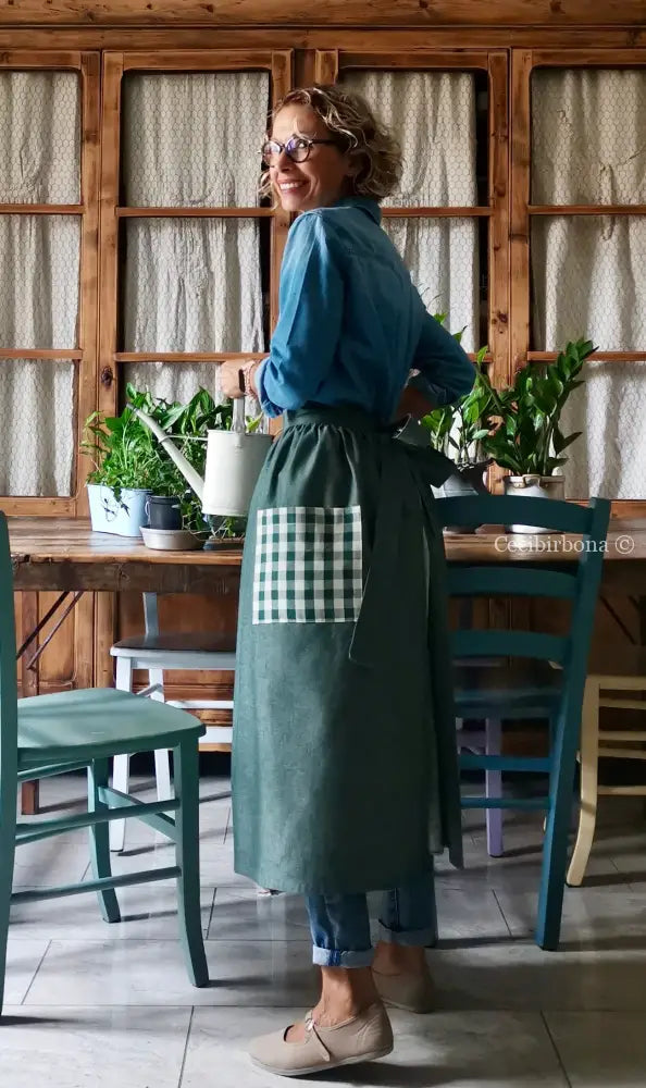 Mezzo grembiule verde con tasche a quadri (Ref. 326) grembiule donna tessuti moderni