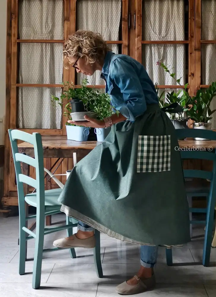 Mezzo grembiule verde con tasche a quadri (Ref. 326) grembiule donna tessuti moderni