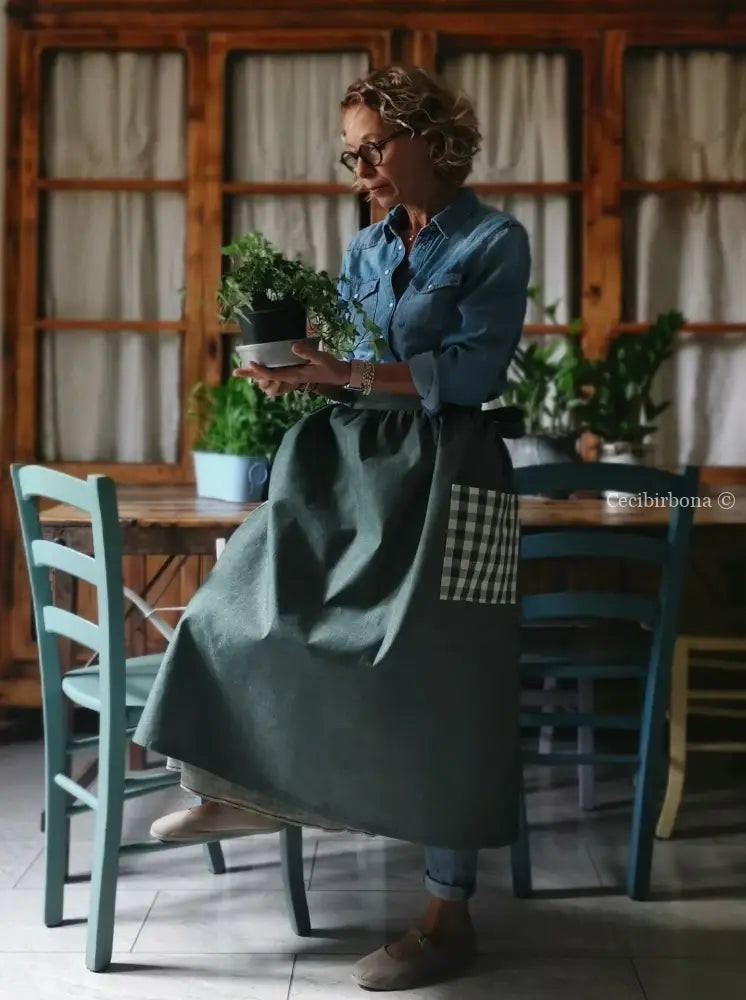 Mezzo grembiule verde con tasche a quadri (Ref. 326) grembiule donna tessuti moderni