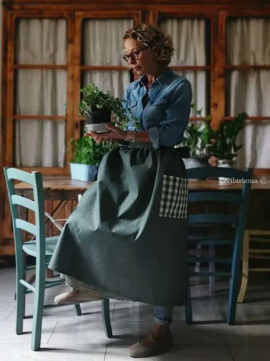 Mezzo grembiule verde con tasche a quadri (Ref. 326) grembiule donna tessuti moderni