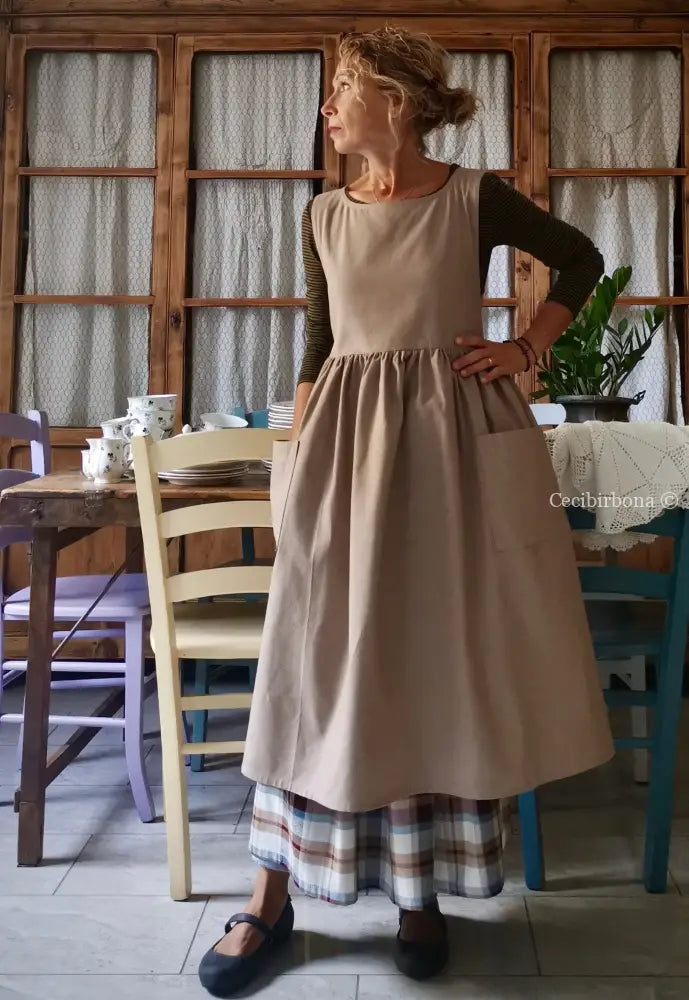 Riservato Grembiule donna color tortora con lacci panna (Ref. 43) grembiule donna tessuti moderni
