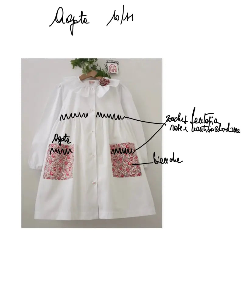Riservato per Agata Il grembiulino bianco con le rose e i nontiscordardimé e colletto pierrot per scuola primaria