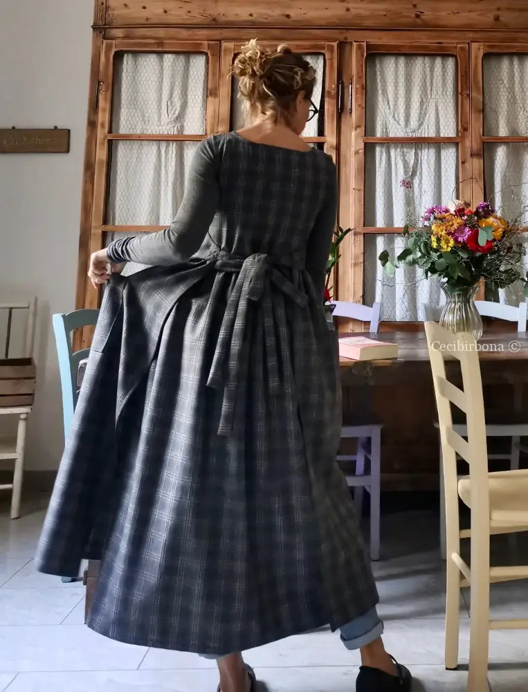 Riservato per Carla Grembiule per donna in tartan nero e grigio (Ref. 62) grembiule donna tessuti moderni