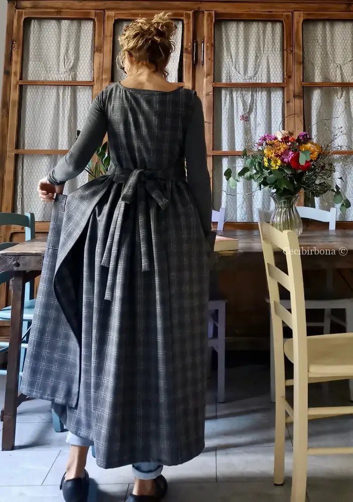 Riservato per Carla Grembiule per donna in tartan nero e grigio (Ref. 62) grembiule donna tessuti moderni
