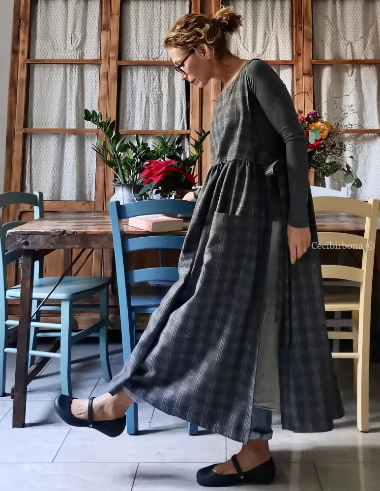 Riservato per Carla Grembiule per donna in tartan nero e grigio (Ref. 62) grembiule donna tessuti moderni