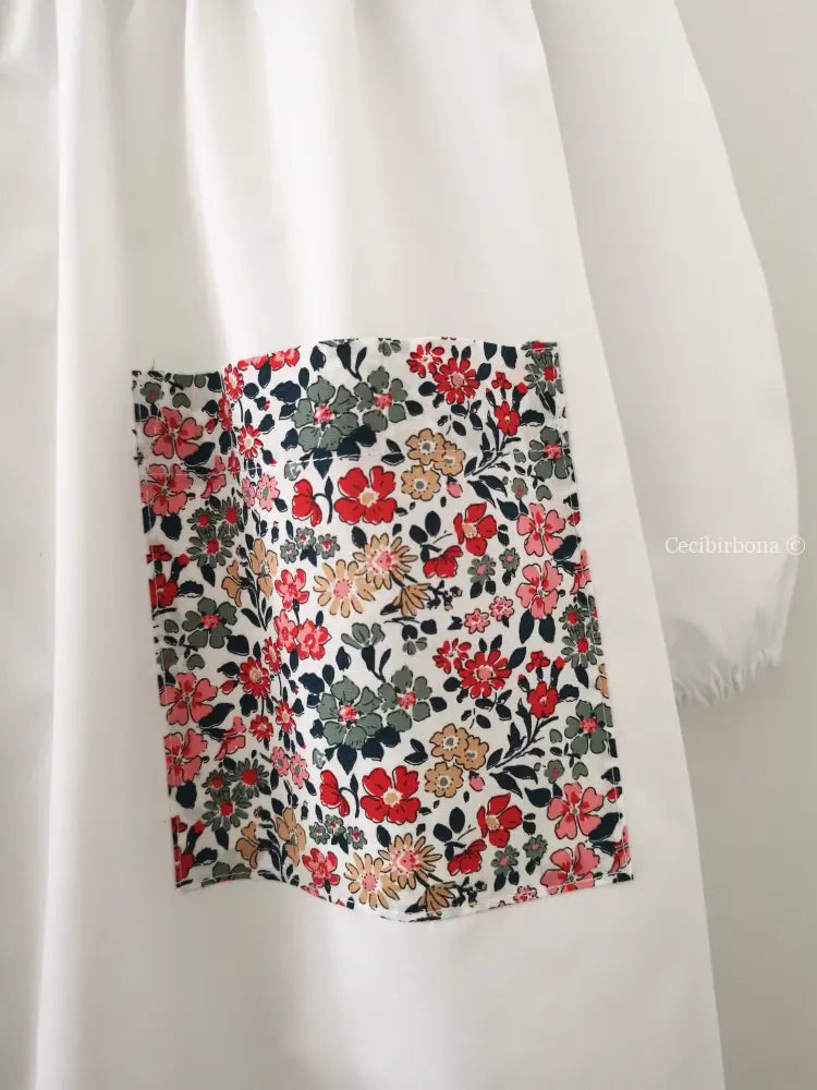 Riservato per Cecilia Il grembiulino bianco con i gerani - grembiule in cotone bianco per scuola primaria con colletto