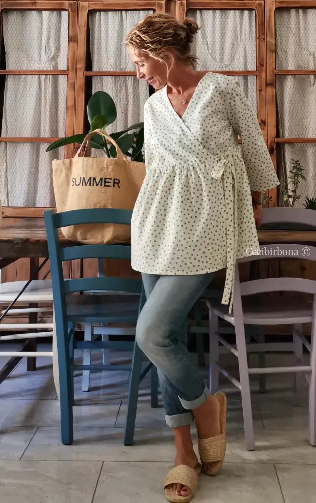 Riservato per Cristina Camicia incrociata beige a fiorellini con maniche abbigliamento