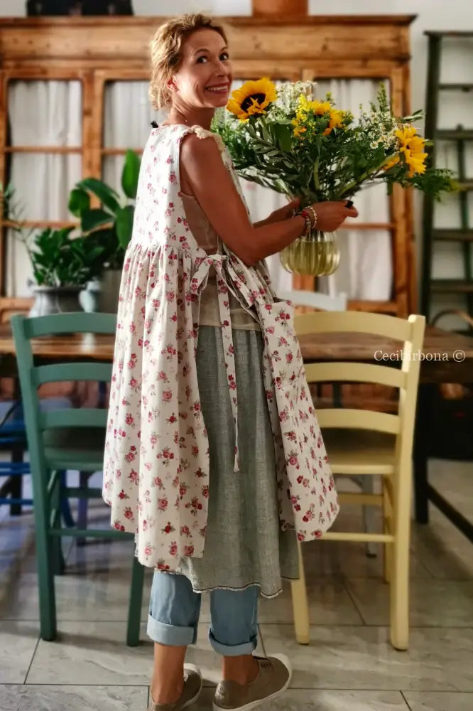 Riservato per Cristina - Grembiule con roselline da cucina per donna - grembiule romantico grembiule donna tessuti