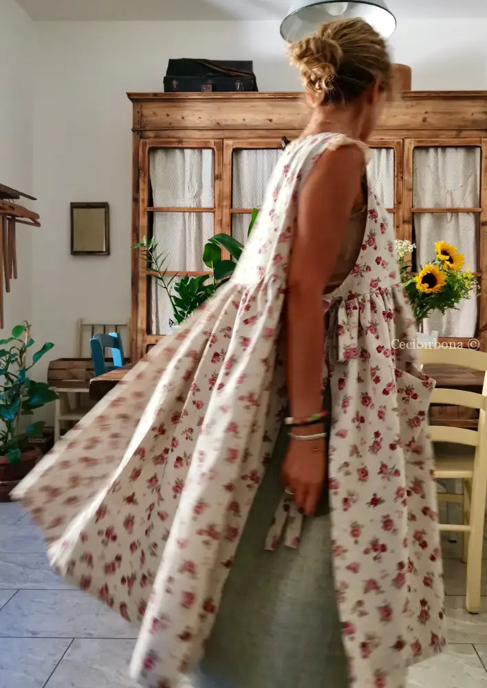 Riservato per Cristina - Grembiule con roselline da cucina per donna - grembiule romantico grembiule donna tessuti