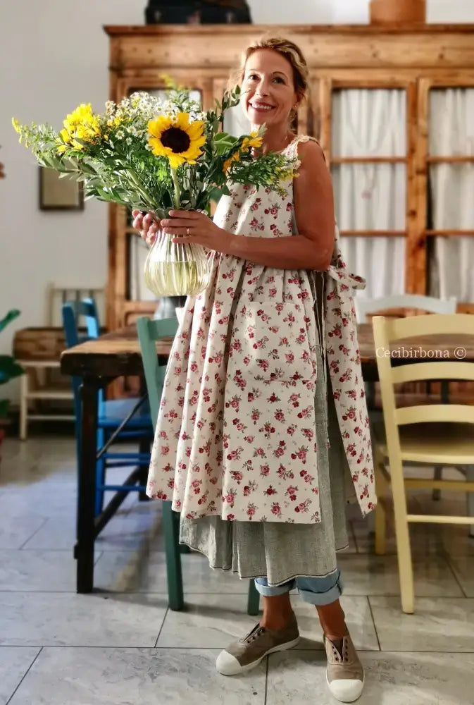 Riservato per Cristina - Grembiule con roselline da cucina per donna - grembiule romantico grembiule donna tessuti