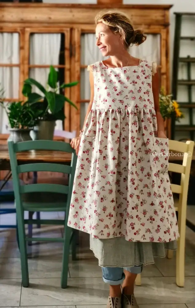 Riservato per Cristina - Grembiule con roselline da cucina per donna - grembiule romantico grembiule donna tessuti