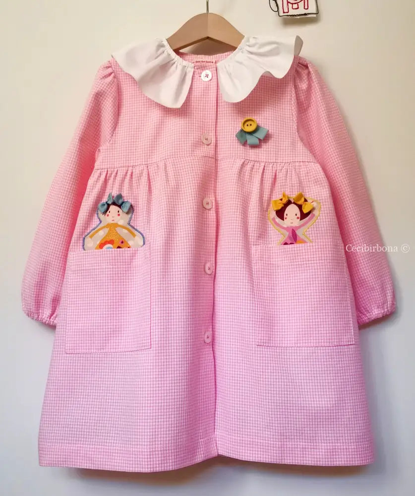 Riservato per Giorgia Michela grembiulino con le bamboline - Grembiule a quadrettini rosa per asilo con colletto
