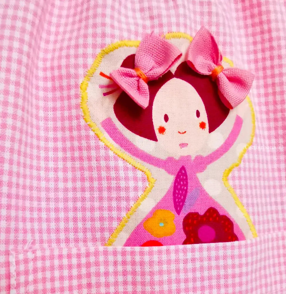 Riservato per Giorgia Michela grembiulino con le bamboline - Grembiule a quadrettini rosa per asilo con colletto
