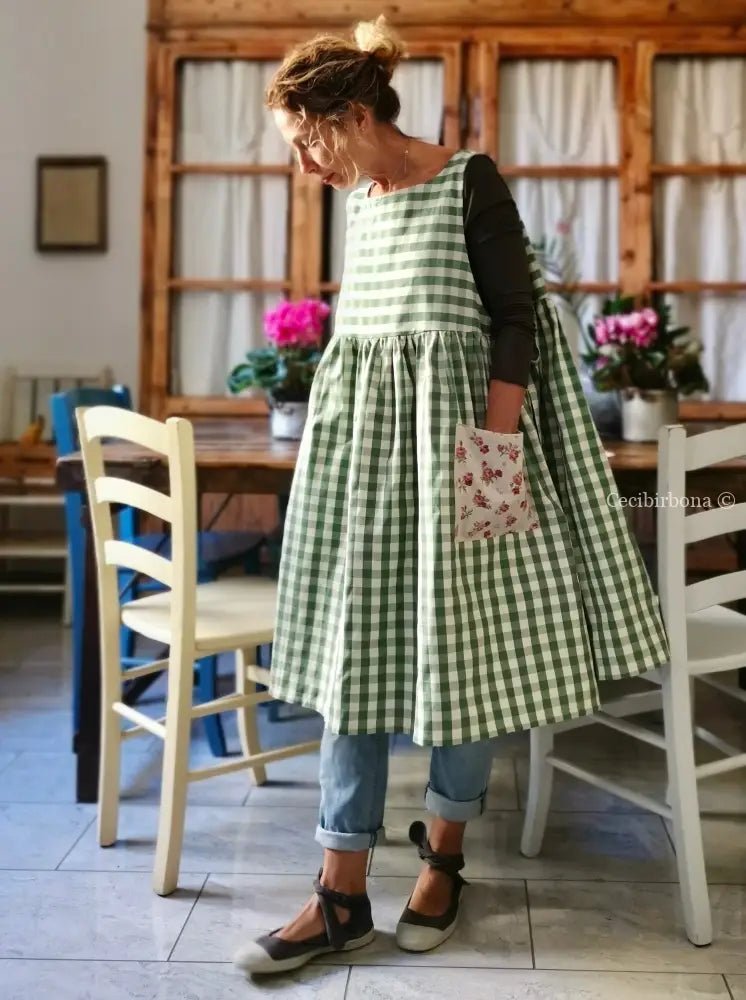 Riservato per Marianna Grembiule da cucina per donna in cotone a quadri verdi e roselline grembiule donna tessuti