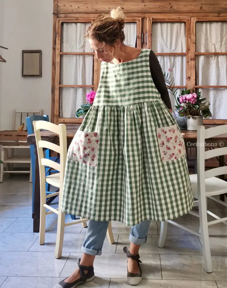 Riservato per Marianna Grembiule da cucina per donna in cotone a quadri verdi e roselline grembiule donna tessuti