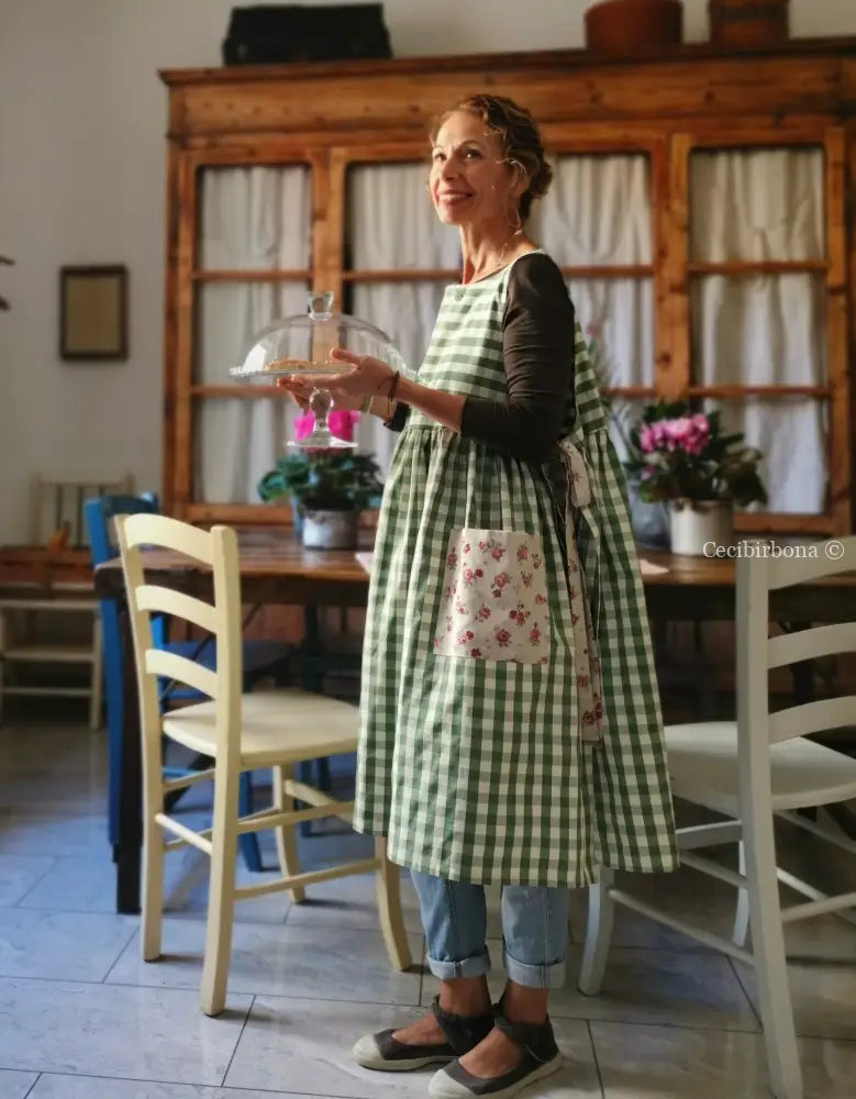 Riservato per Marianna Grembiule da cucina per donna in cotone a quadri verdi e roselline grembiule donna tessuti