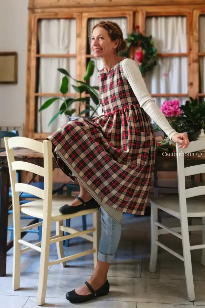 Riservato per Melanie Grembiule per donna in tartan nero e rosso grembiule donna tessuti moderni