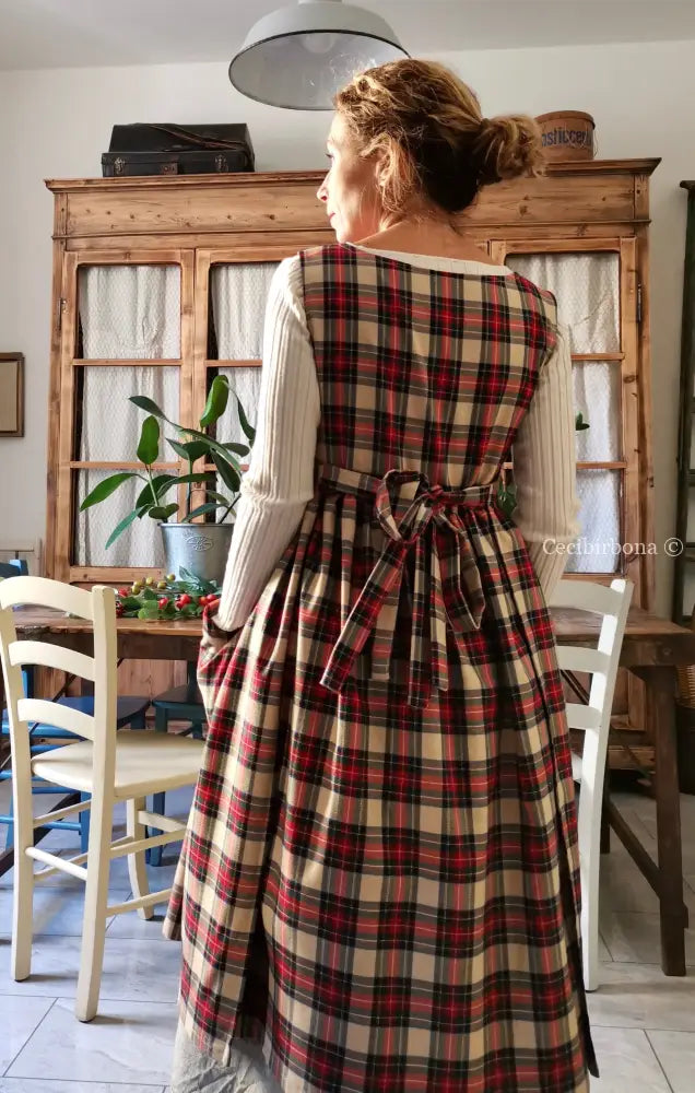 Riservato per Melanie Grembiule per donna in tartan nero e rosso grembiule donna tessuti moderni