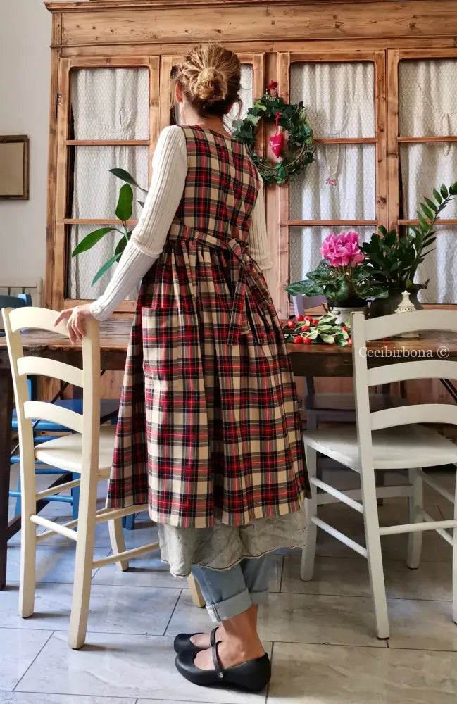 Riservato per Melanie Grembiule per donna in tartan nero e rosso grembiule donna tessuti moderni