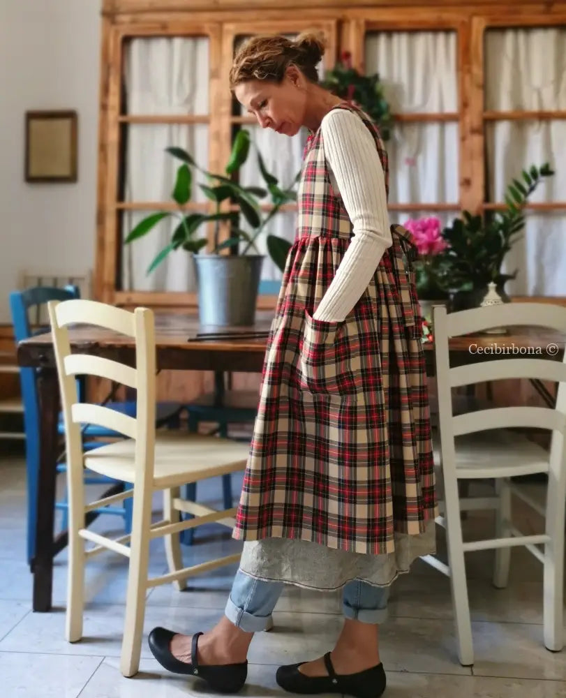 Riservato per Melanie Grembiule per donna in tartan nero e rosso grembiule donna tessuti moderni