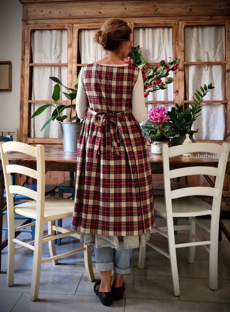 Riservato per Melanie Grembiule per donna in tartan nero e rosso grembiule donna tessuti moderni