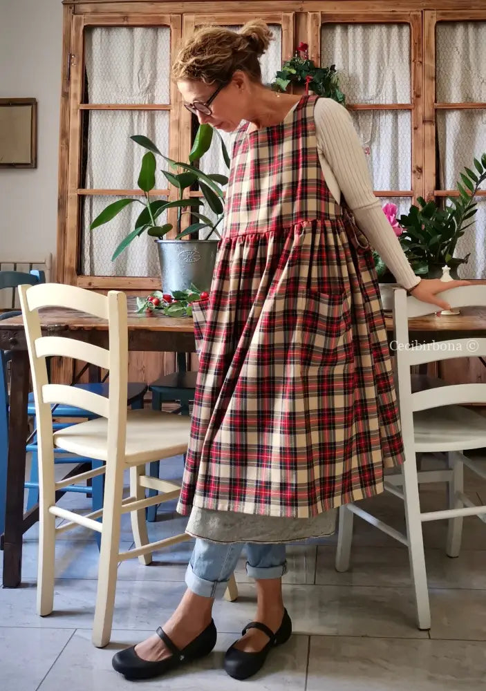 Riservato per Melanie Grembiule per donna in tartan nero e rosso grembiule donna tessuti moderni