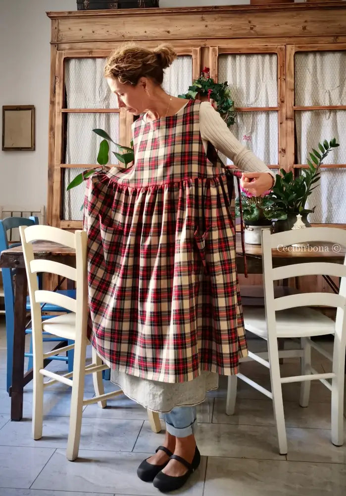Riservato per Melanie Grembiule per donna in tartan nero e rosso grembiule donna tessuti moderni