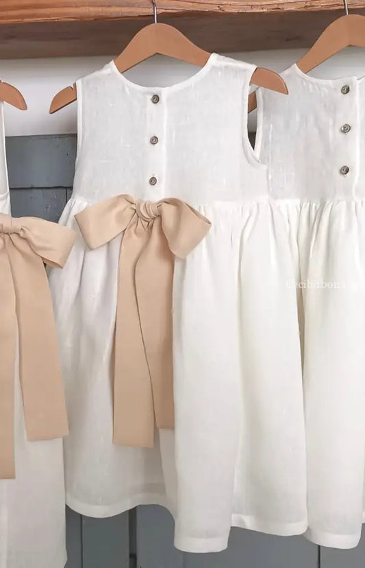 Riservato per Melissa un abito in lino bianco con fiocco abito bambina